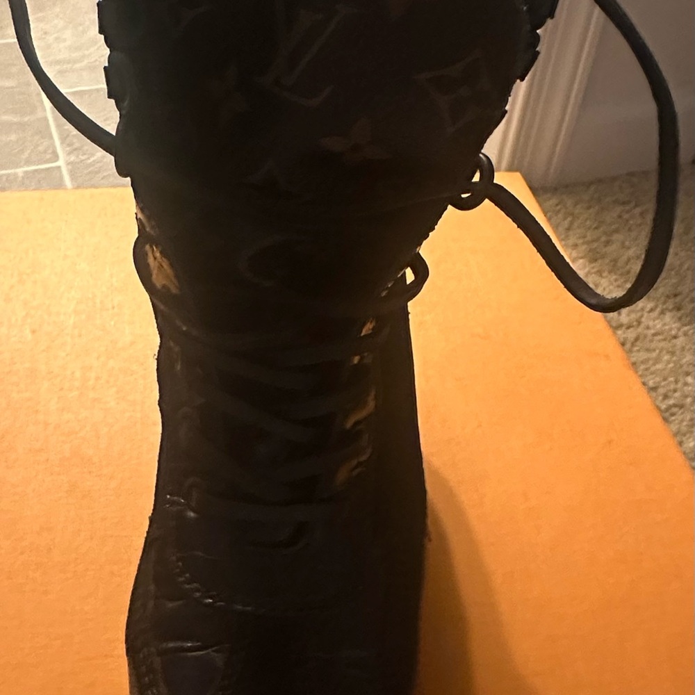 Louis Vuitton Laureate Platform Desert Boot